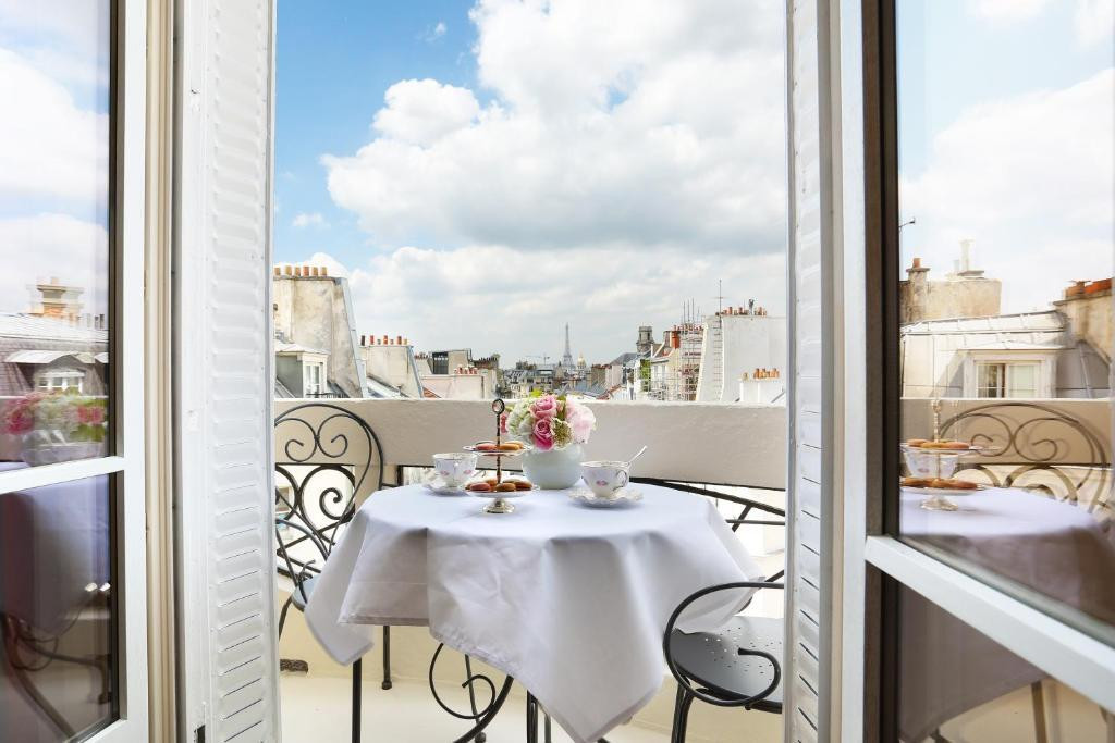 Stays in Paris | Booking End of Year Offers Stays in Paris | Booking End of Year Offers